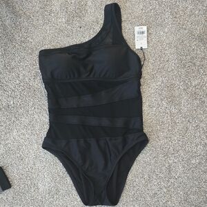 Black One-Shoulder Swimsuit